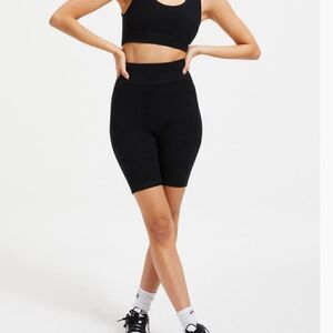 NEW GOOD AMERICAN Black Terry Bike Shorts 3/4 (L/XL)